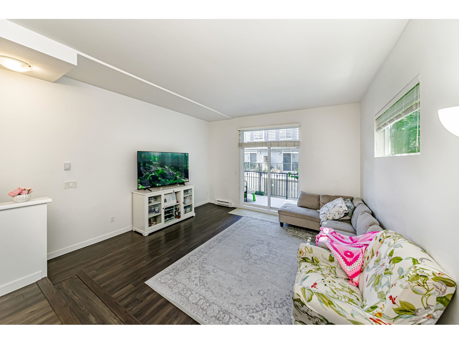 Photo 7 of 43 15340 Guildford Drive Drive, Surrey BC