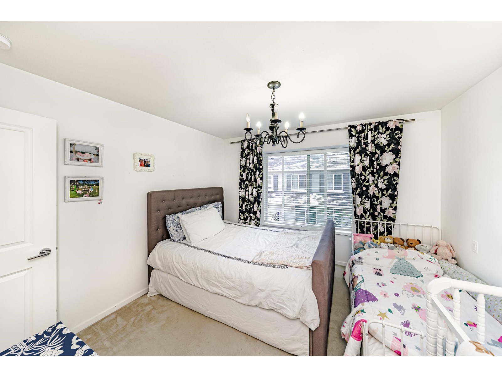 Photo 21 of 43 15340 Guildford Drive Drive, Surrey BC