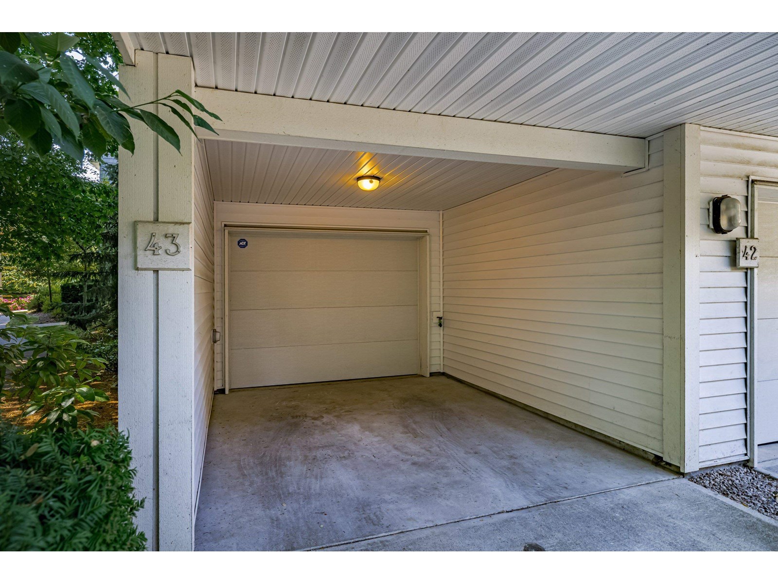 Photo 35 of 43 15340 Guildford Drive Drive, Surrey BC