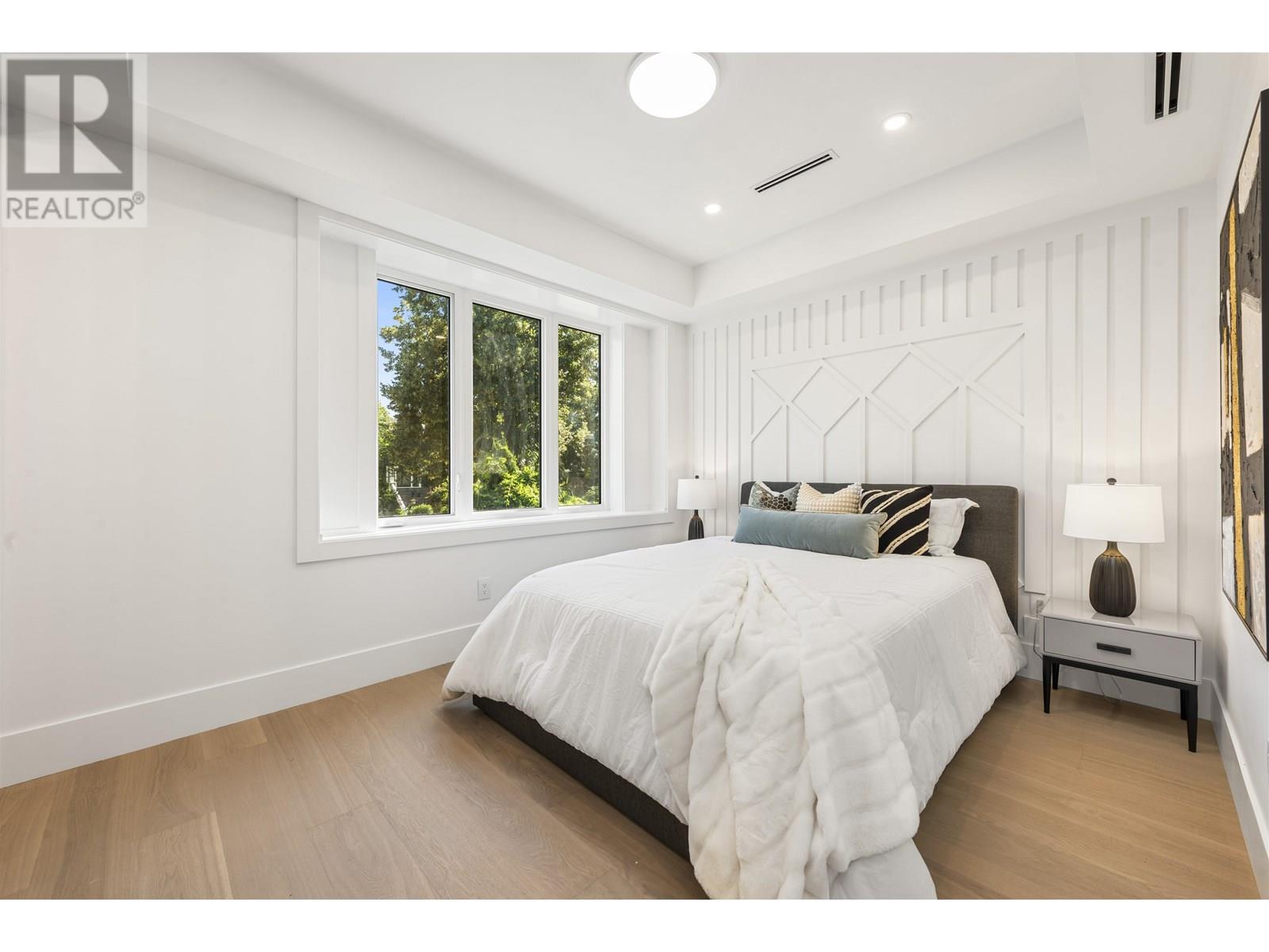 1 847 E 10TH AVENUE, Vancouver