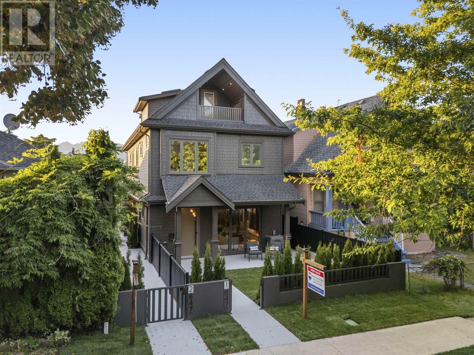 1 847 E 10TH AVENUE, Vancouver