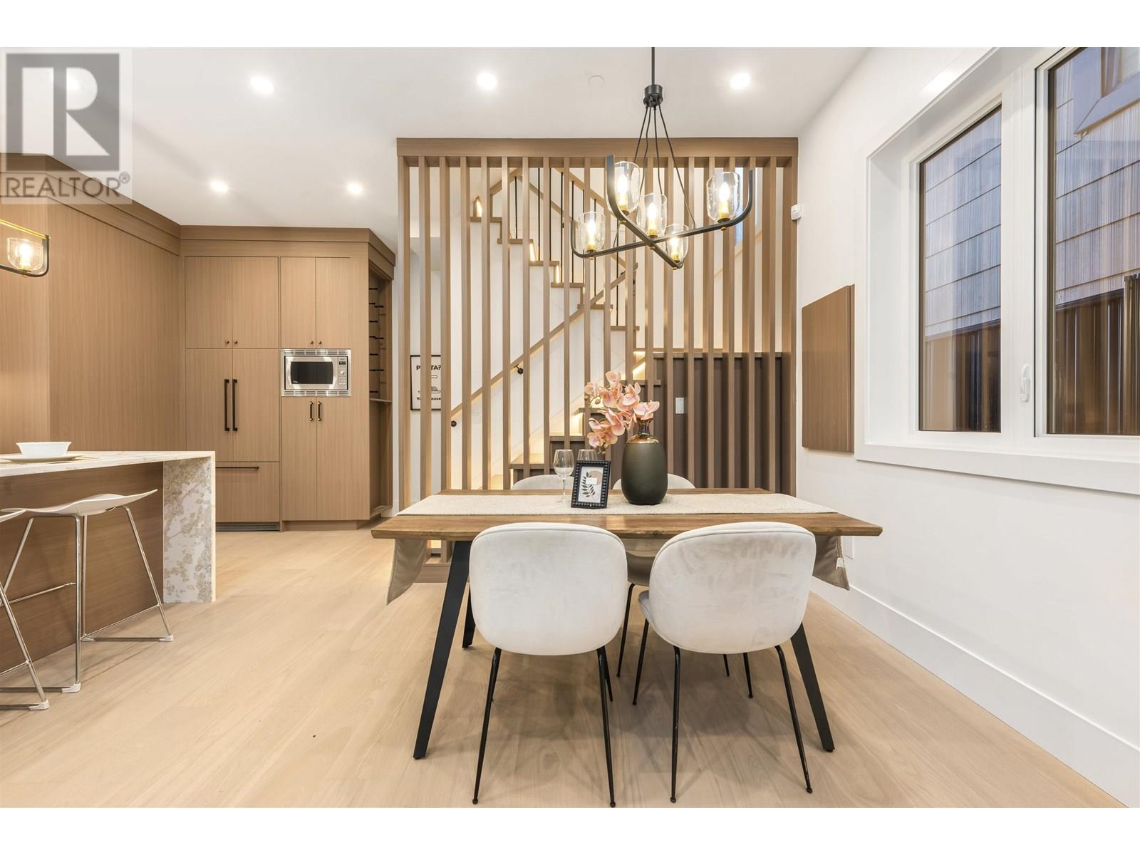 1 847 E 10TH AVENUE, Vancouver