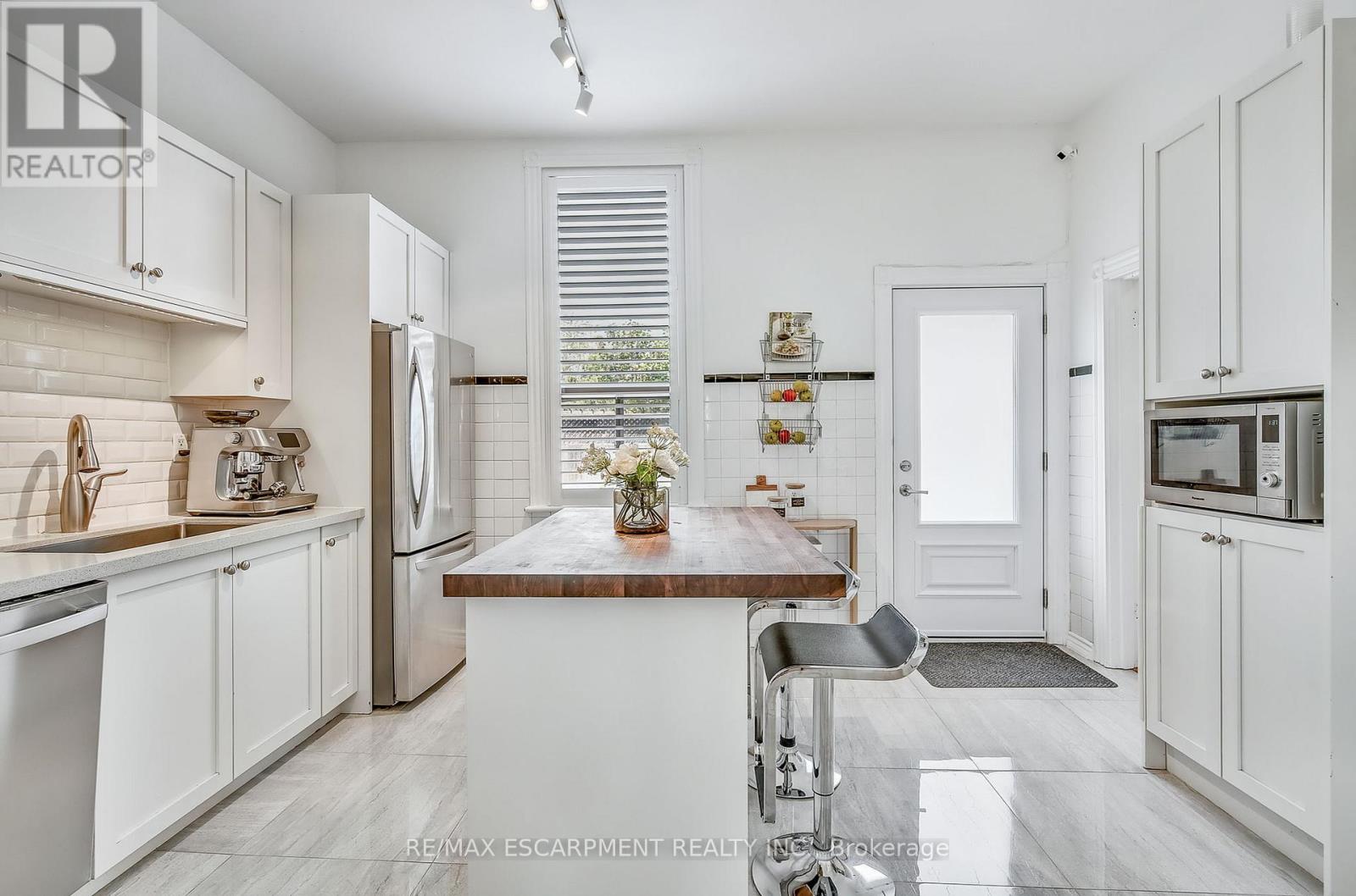 Photo 43 of 53 Murray Street E, Hamilton ON