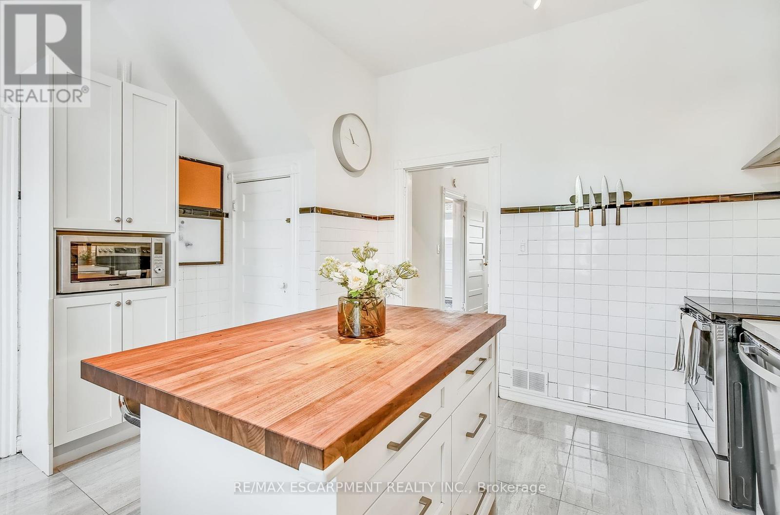 Photo 6 of 53 Murray Street E, Hamilton ON