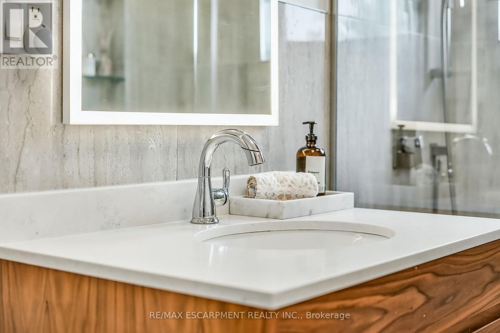 Photo 19 of 53 Murray Street E, Hamilton ON