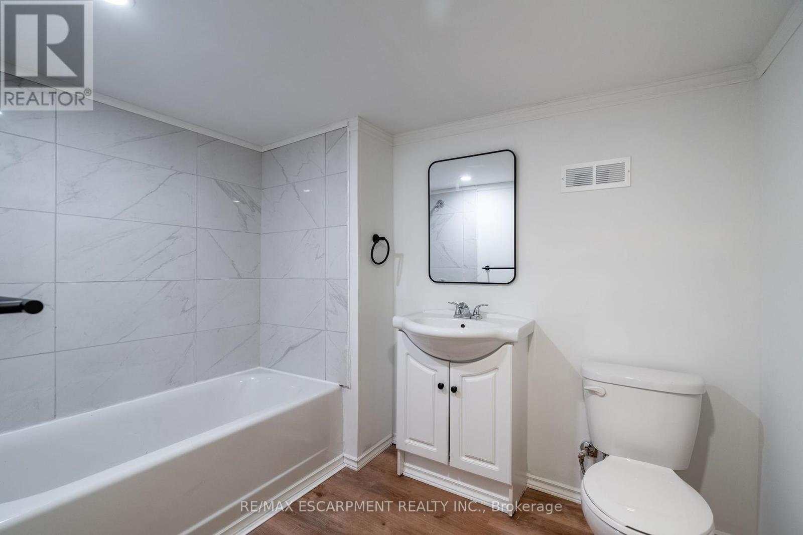 Photo 4 of 53 Murray Street E, Hamilton ON