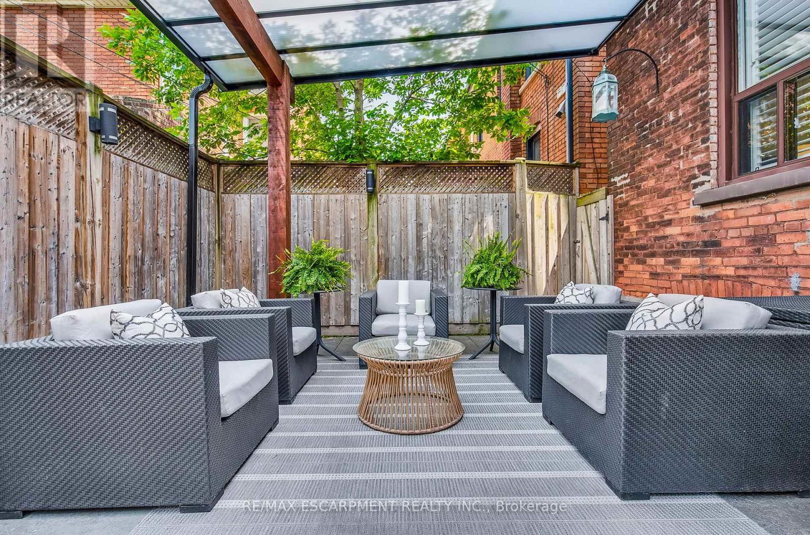 Photo 10 of 53 Murray Street E, Hamilton ON