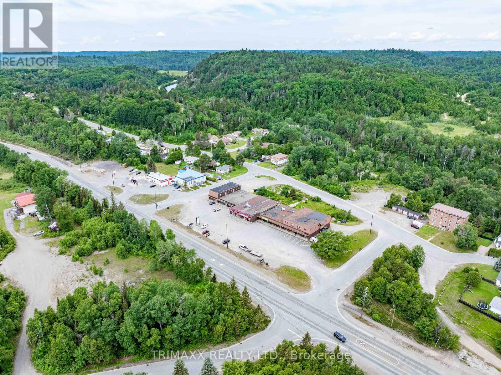 Photo 6 of 8 9 6 Regional Road, Greater Sudbury ON