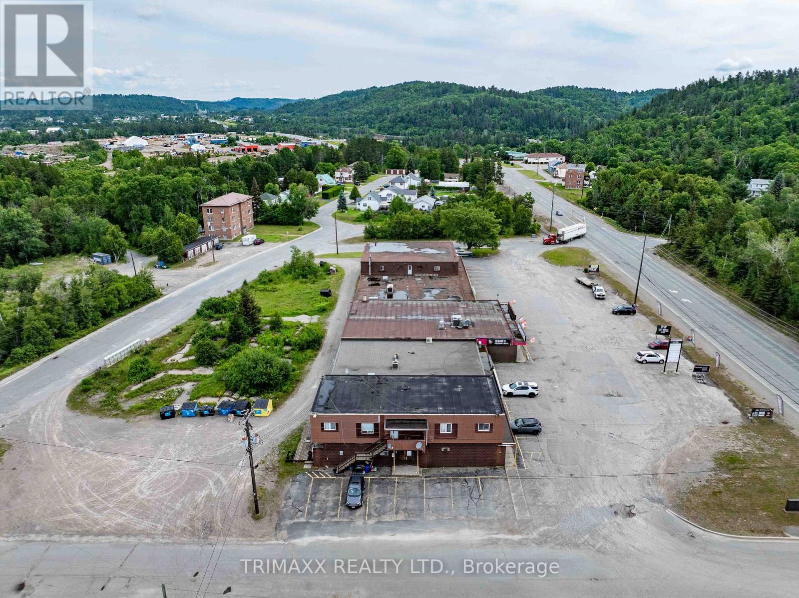 Photo 29 of 8 9 6 Regional Road, Greater Sudbury ON