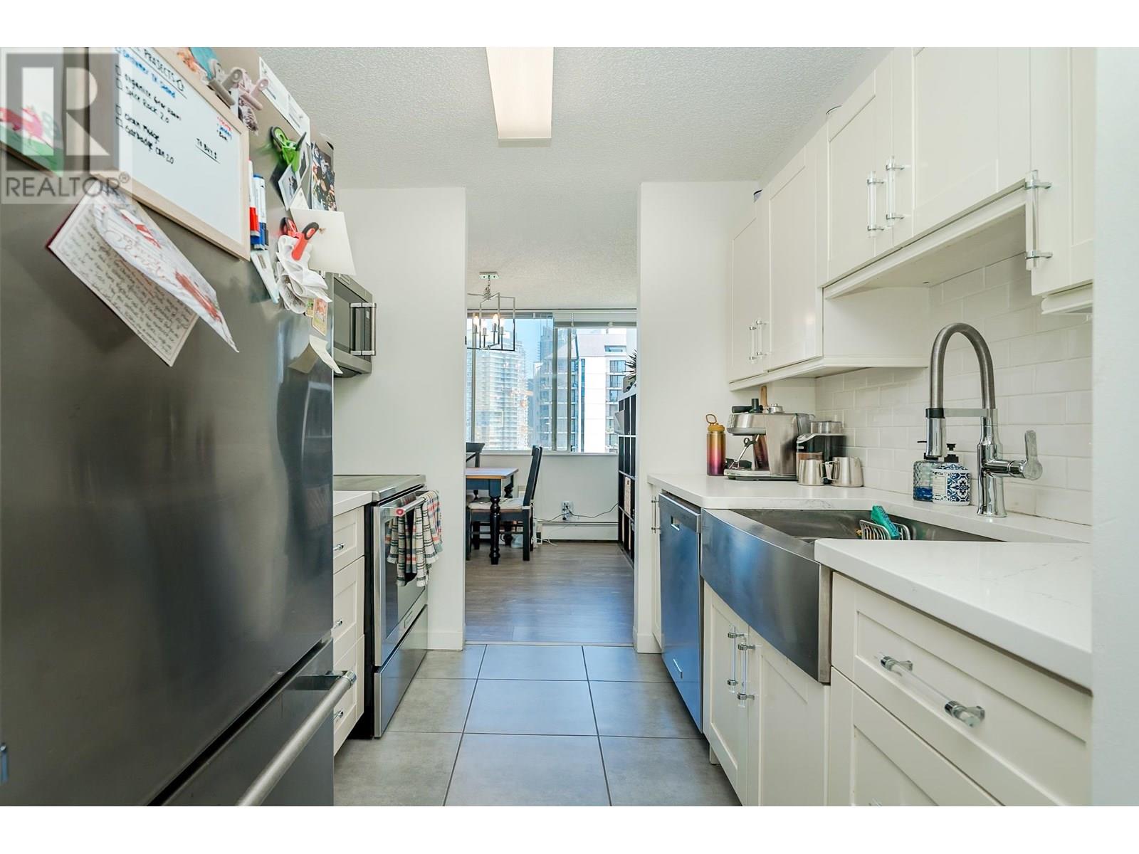 Photo 10 of 1204 4105 Maywood Street, Burnaby BC