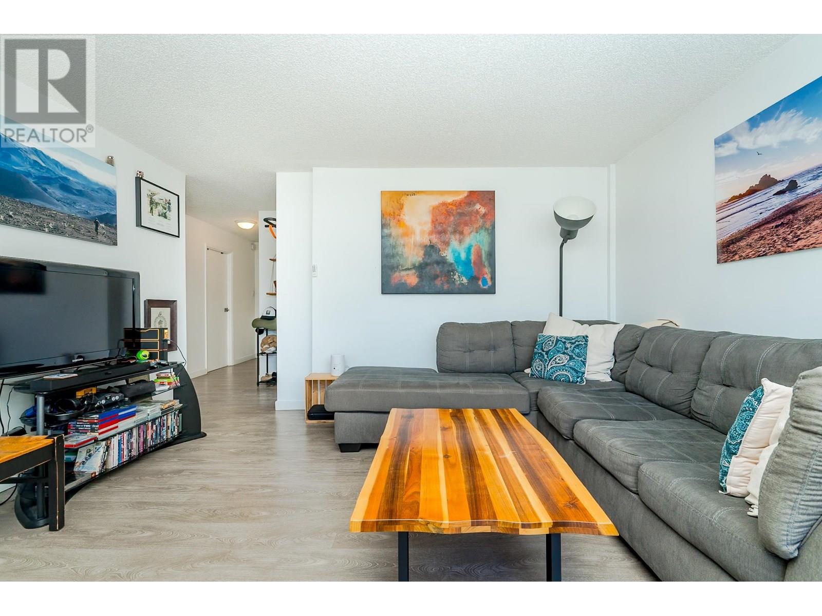 Photo 5 of 1204 4105 Maywood Street, Burnaby BC