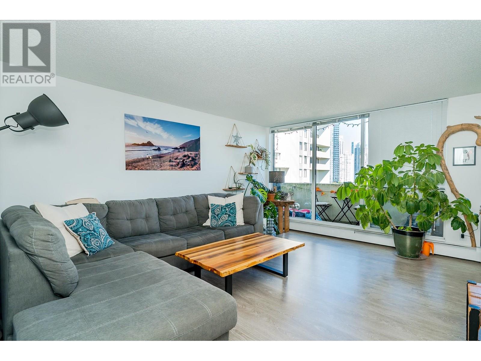 Photo 2 of 1204 4105 Maywood Street, Burnaby BC