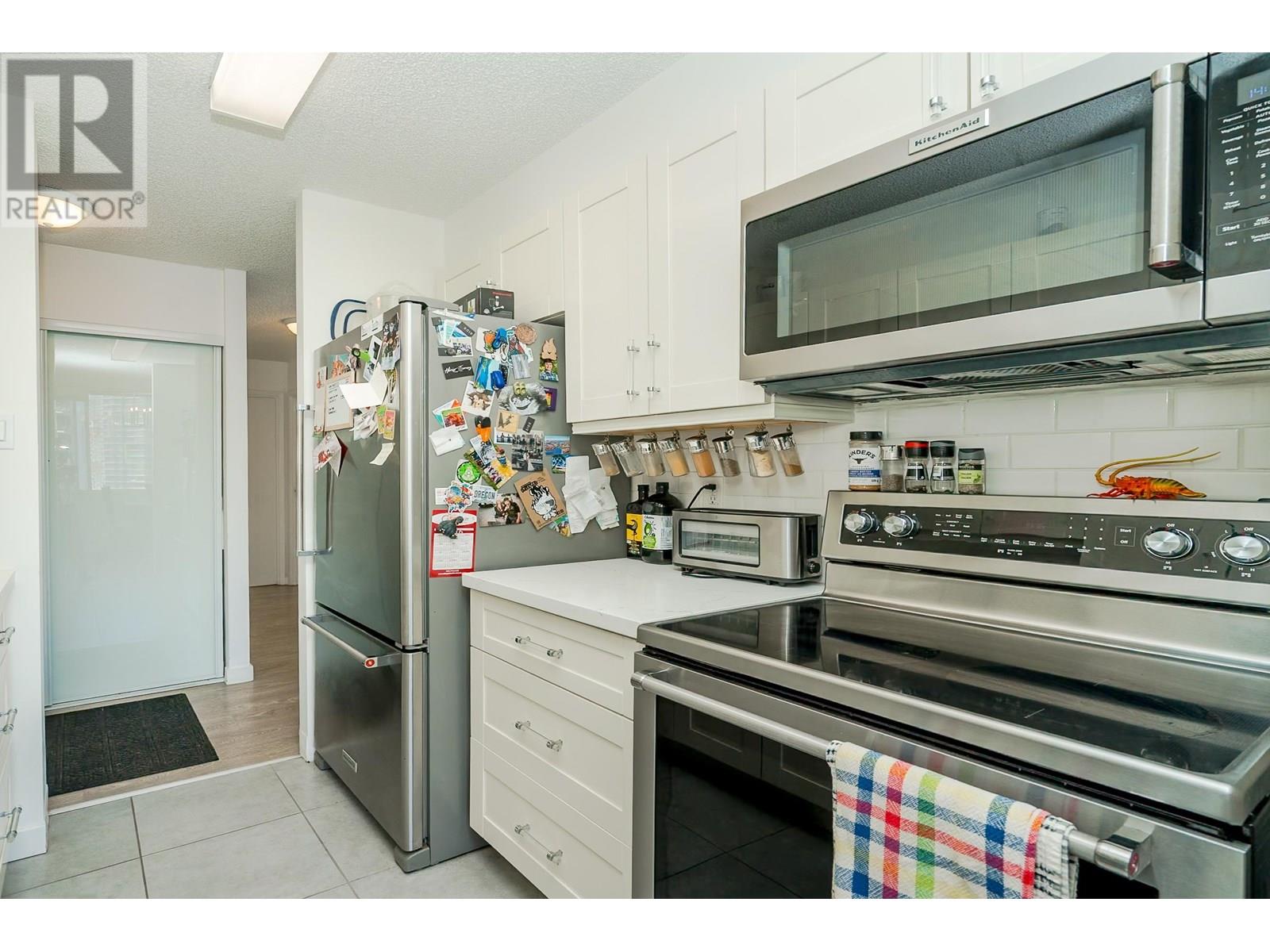 Photo 9 of 1204 4105 Maywood Street, Burnaby BC