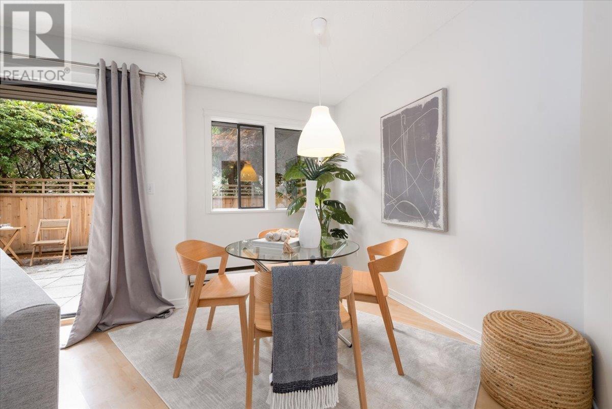 Photo 2 of 6 251 W 14th Street, North Vancouver BC