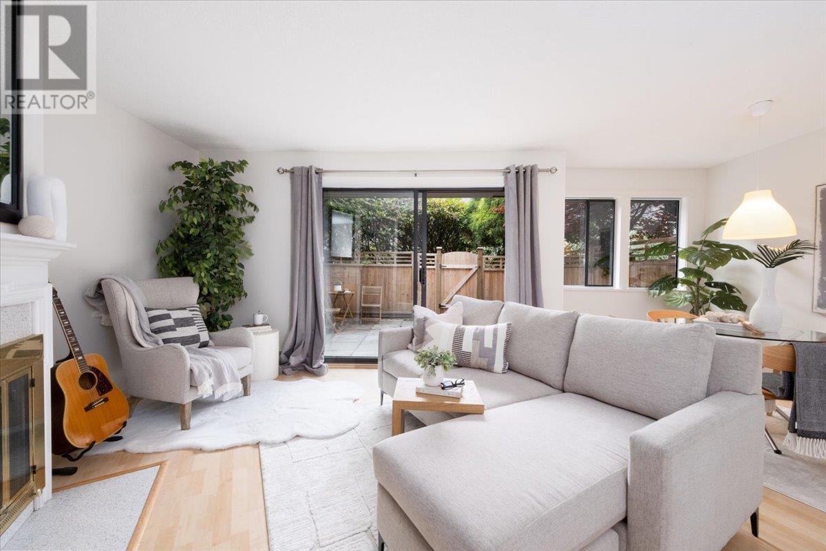Photo 6 of 6 251 W 14th Street, North Vancouver BC