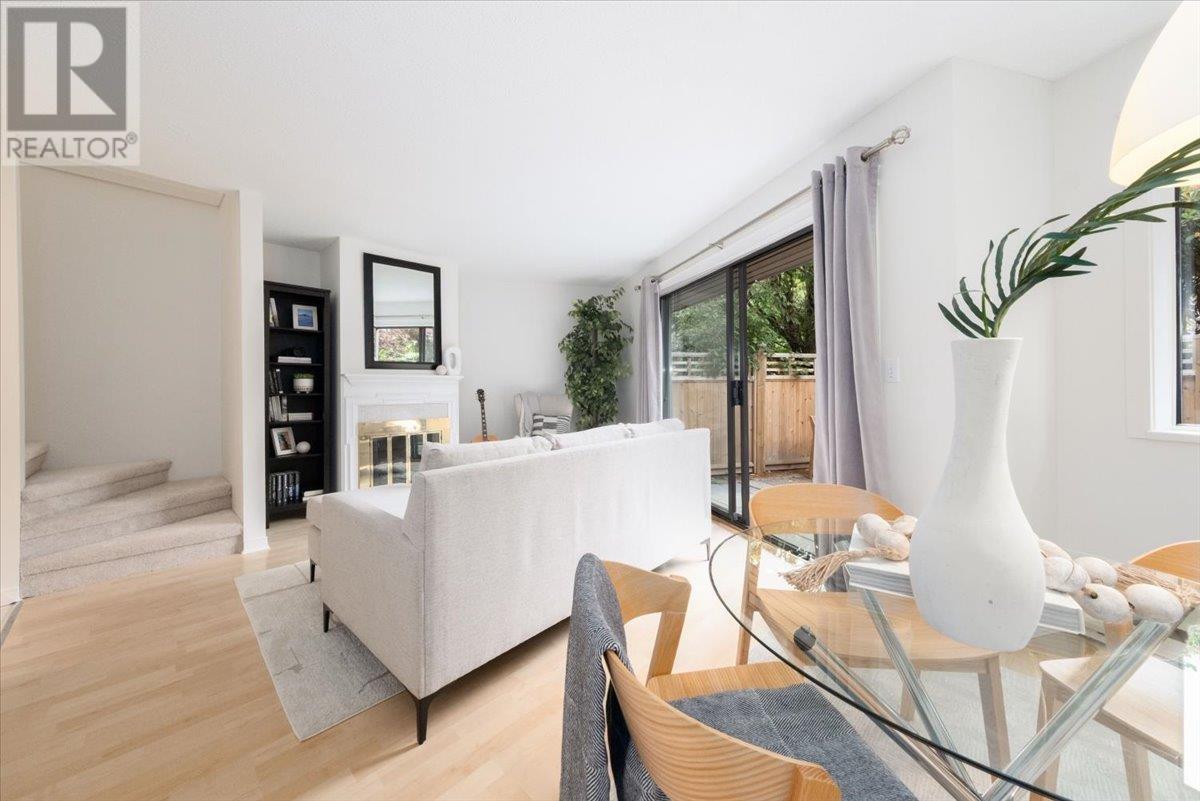 Photo 4 of 6 251 W 14th Street, North Vancouver BC