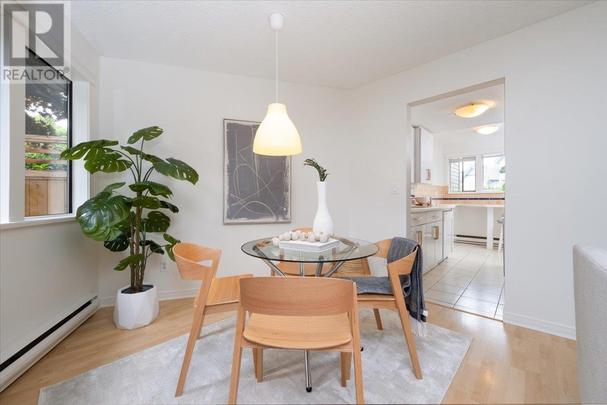 Photo 3 of 6 251 W 14th Street, North Vancouver BC