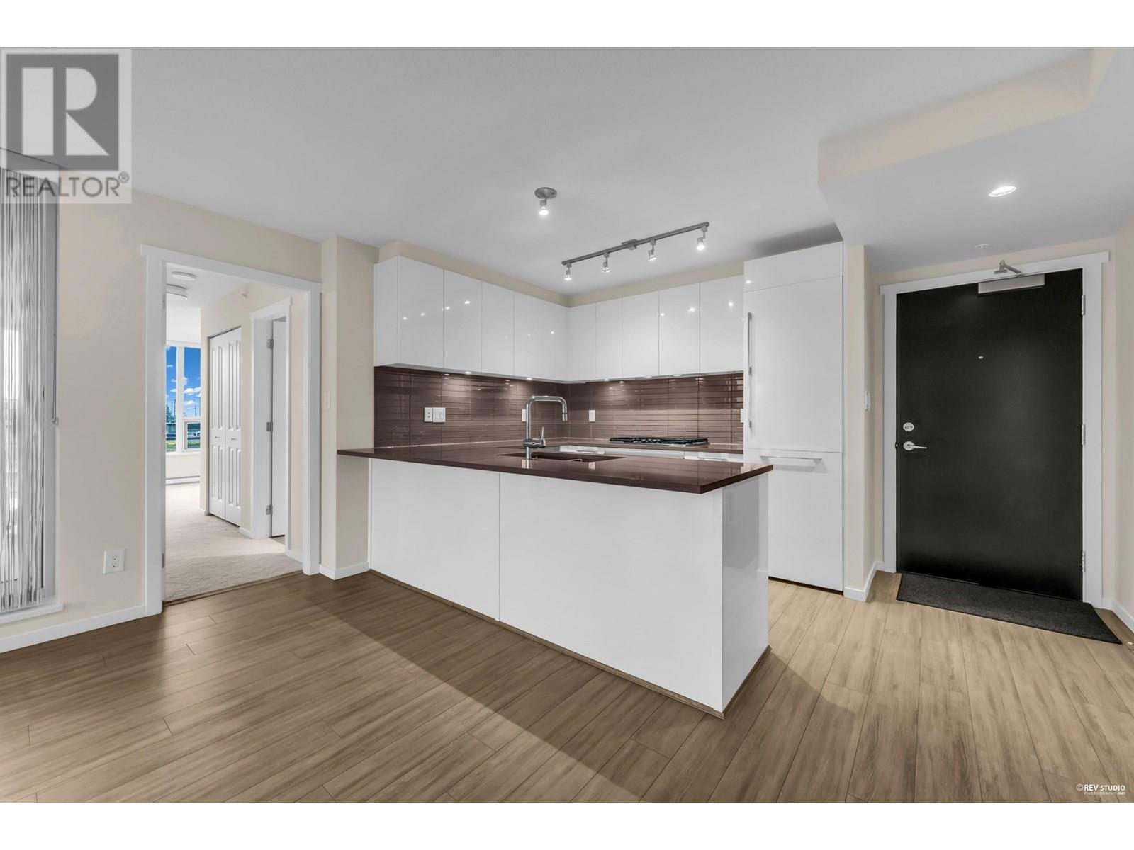 Photo 8 of 302 6658 Dow Avenue, Burnaby BC