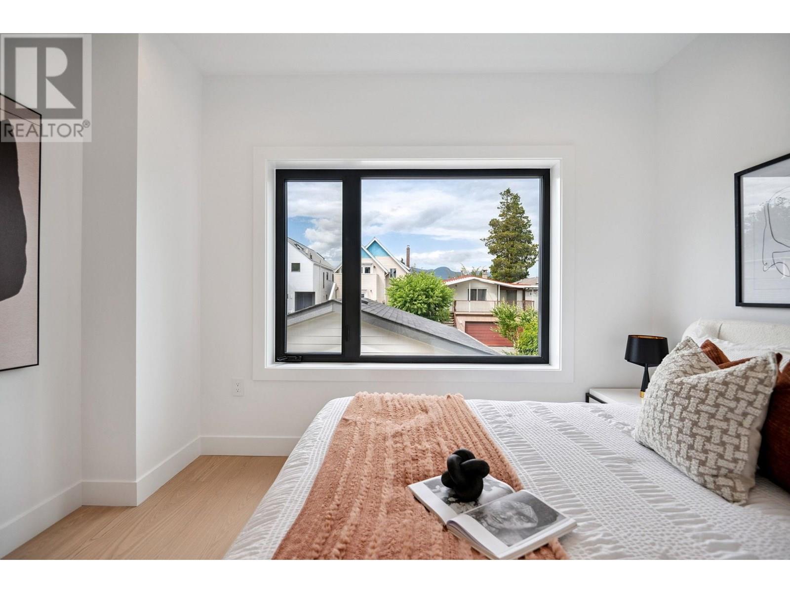 Photo 27 of 2 1079 E 14th Avenue, Vancouver BC