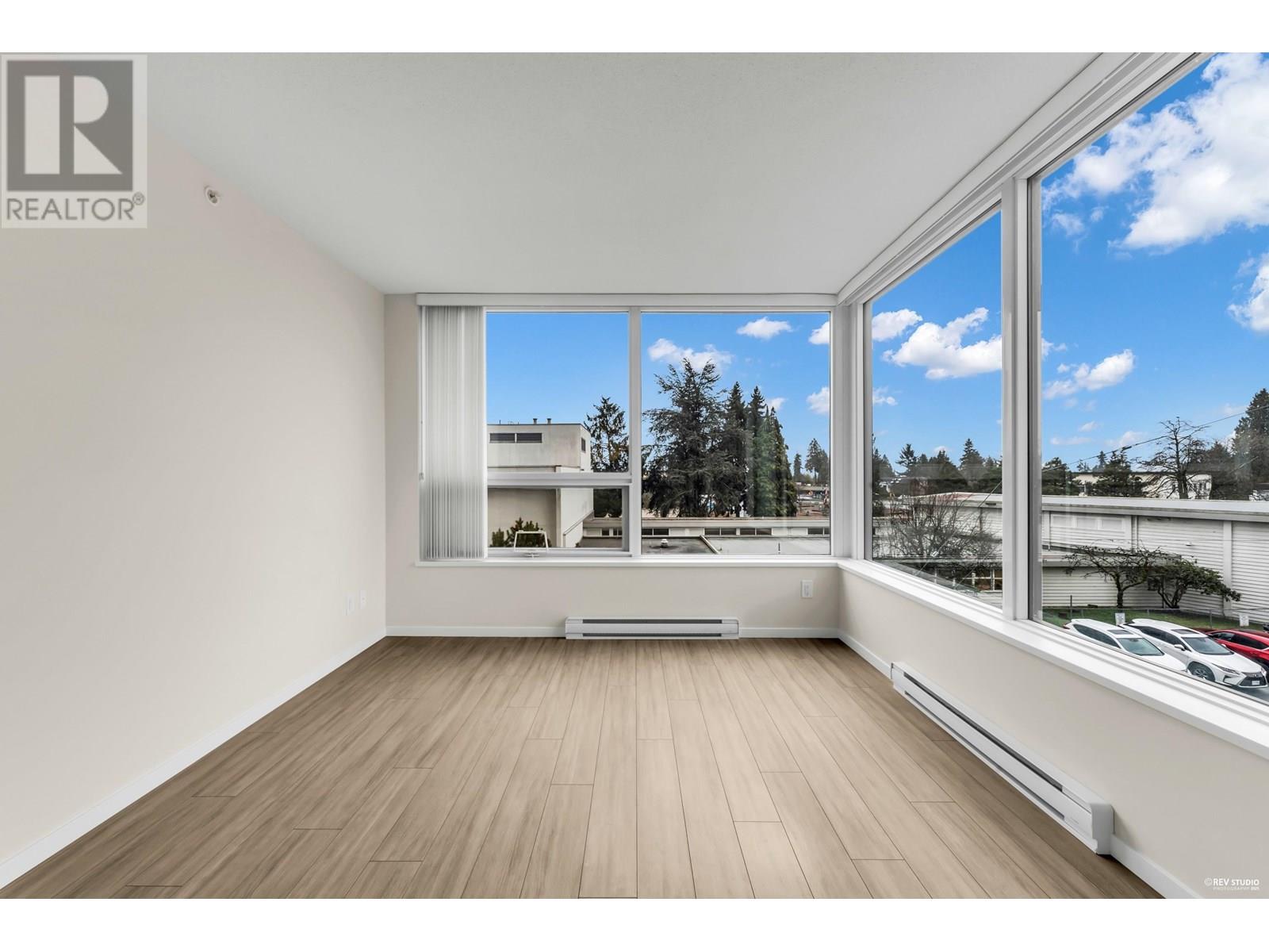 Photo 1 of 302 6658 Dow Avenue, Burnaby BC