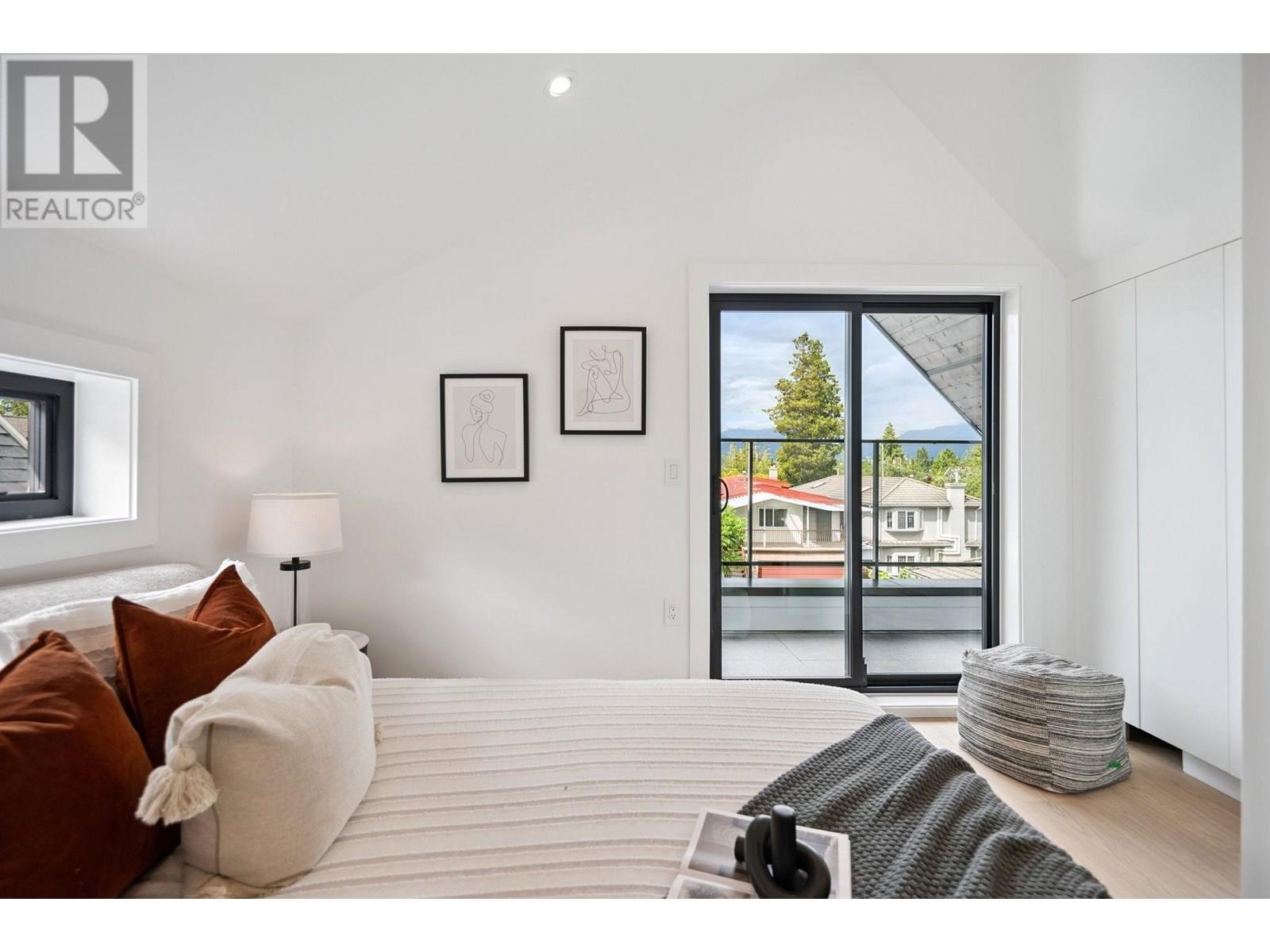 Photo 20 of 2 1079 E 14th Avenue, Vancouver BC