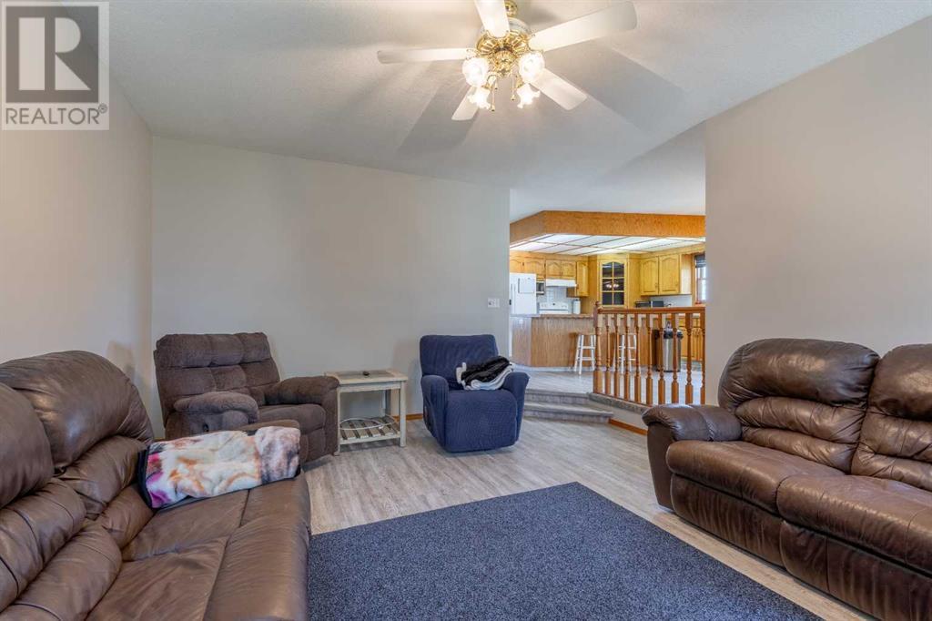 Photo 11 of 240 Harris Road, Taber AB