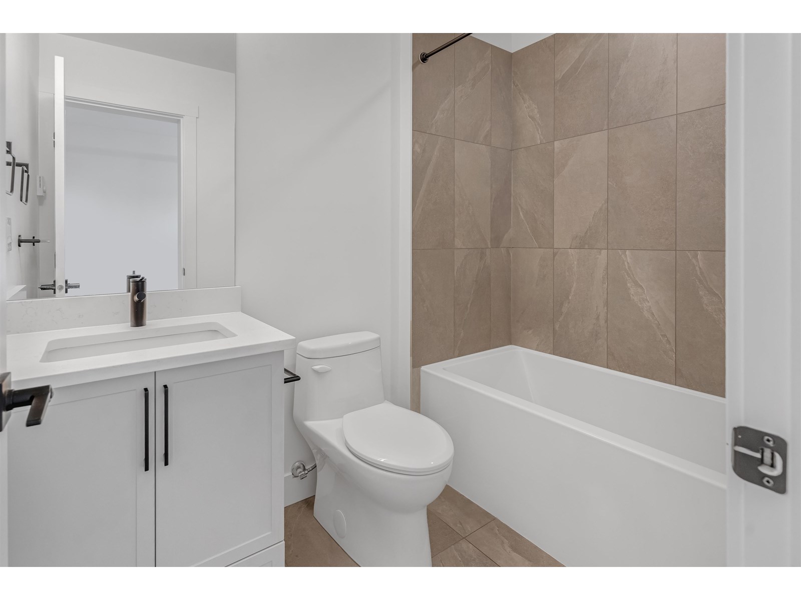 Photo 9 of 105 7506 199 A Street, Langley BC