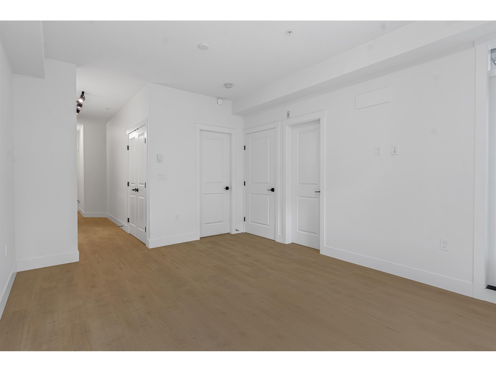 Photo 4 of 105 7506 199 A Street, Langley BC