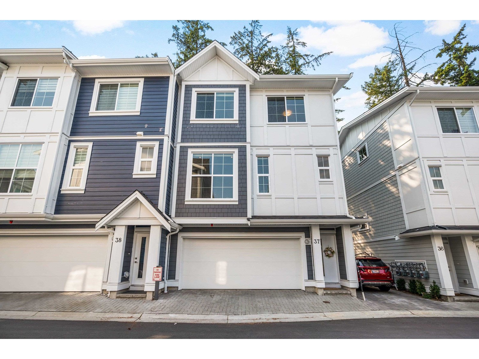 Photo 6 of 37 20321 80 Avenue, Langley BC