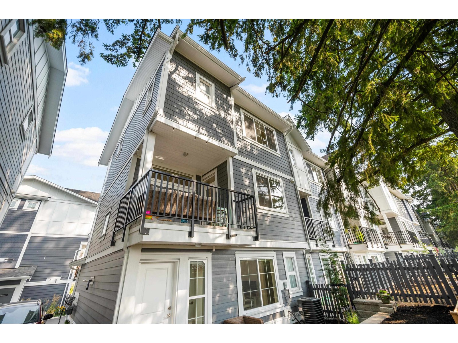 Photo 12 of 37 20321 80 Avenue, Langley BC