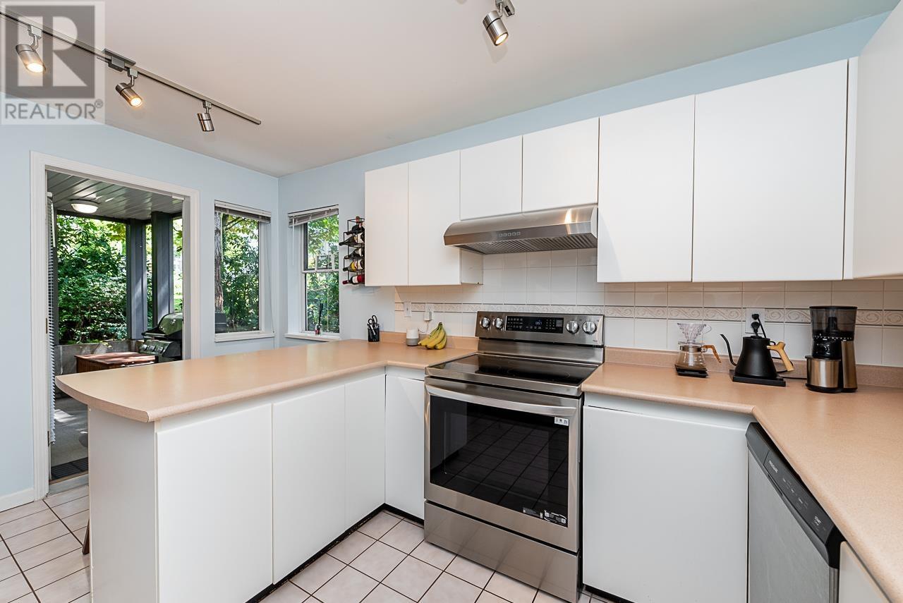 Photo 7 of 25 7345 Sandborne Avenue, Burnaby BC