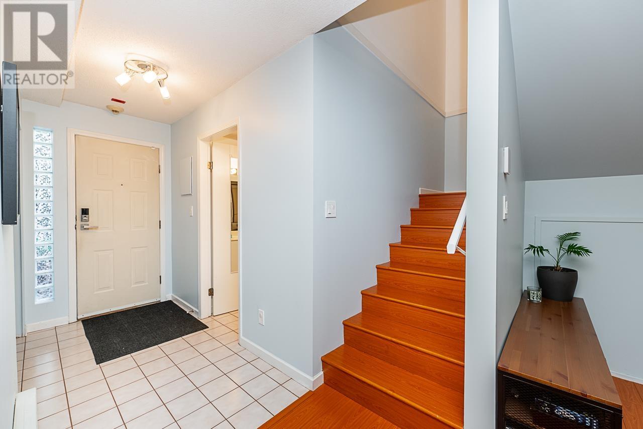 Photo 10 of 25 7345 Sandborne Avenue, Burnaby BC