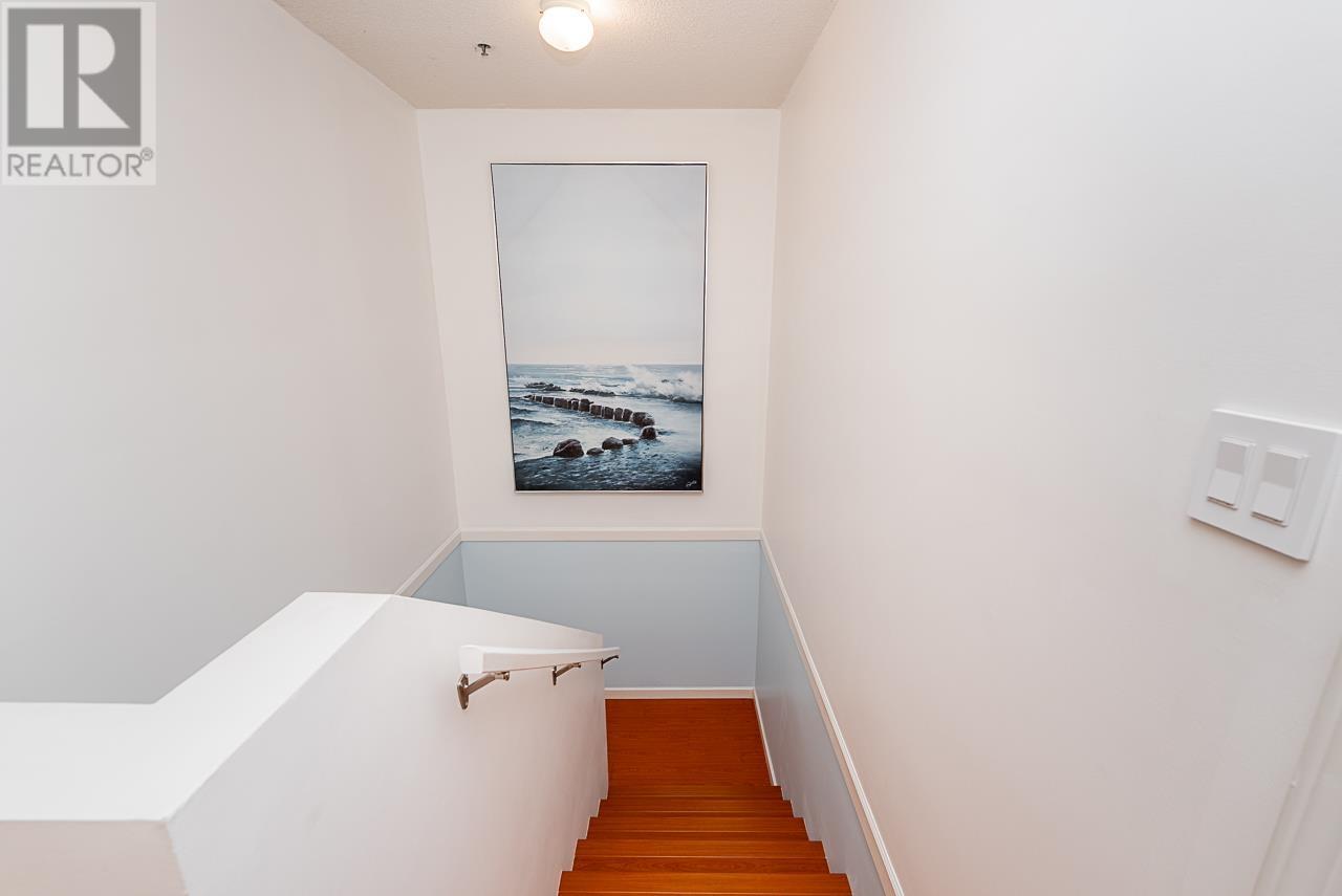 Photo 6 of 25 7345 Sandborne Avenue, Burnaby BC