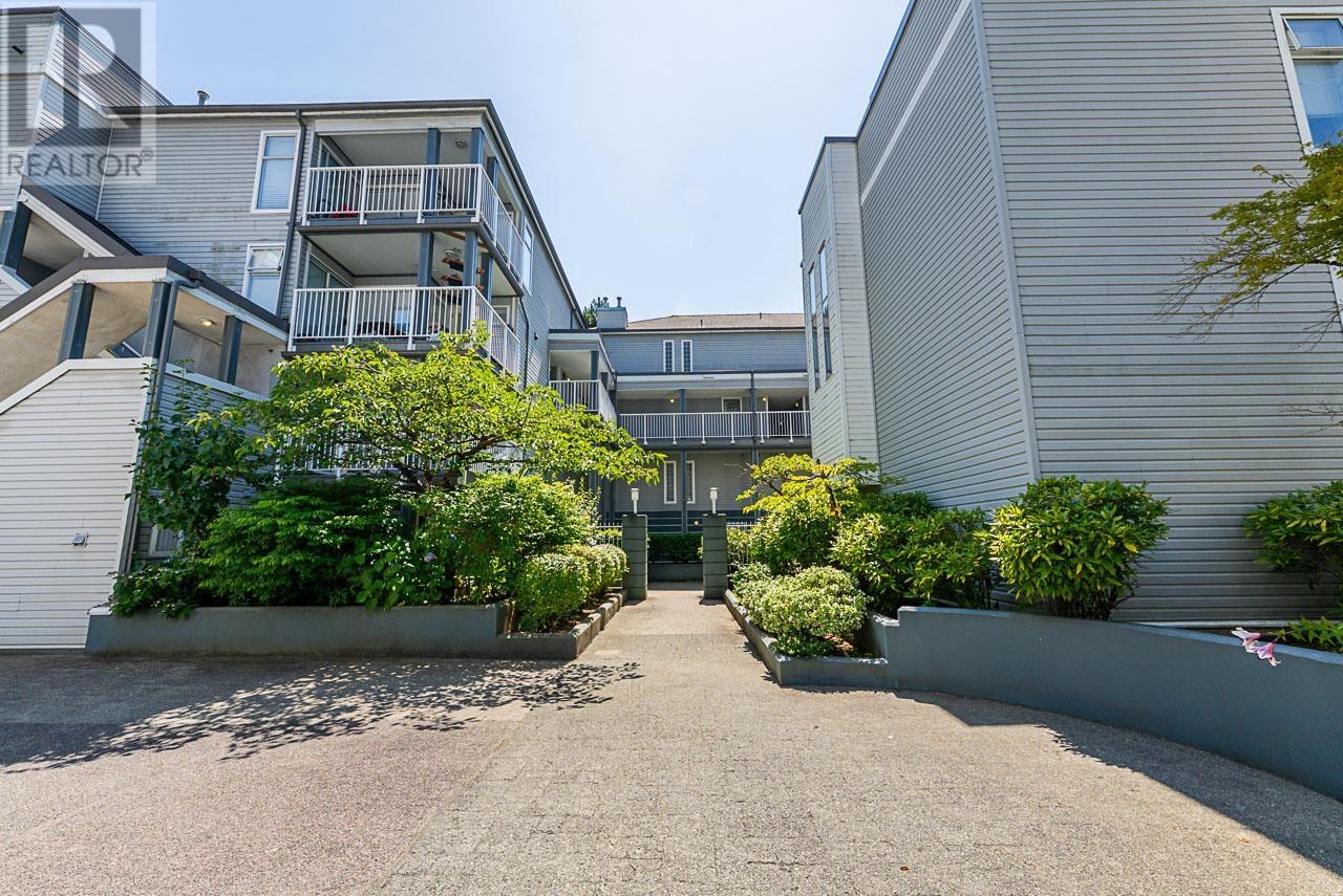 Photo 37 of 25 7345 Sandborne Avenue, Burnaby BC