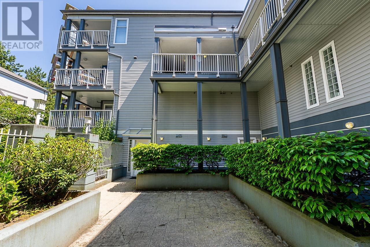 Photo 19 of 25 7345 Sandborne Avenue, Burnaby BC