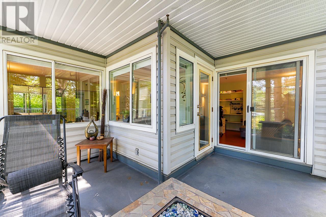 Photo 15 of 25 7345 Sandborne Avenue, Burnaby BC