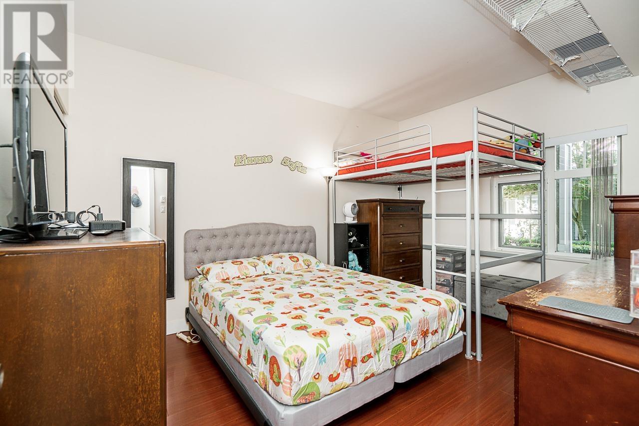 Photo 17 of 37 7388 Macpherson Avenue, Burnaby BC