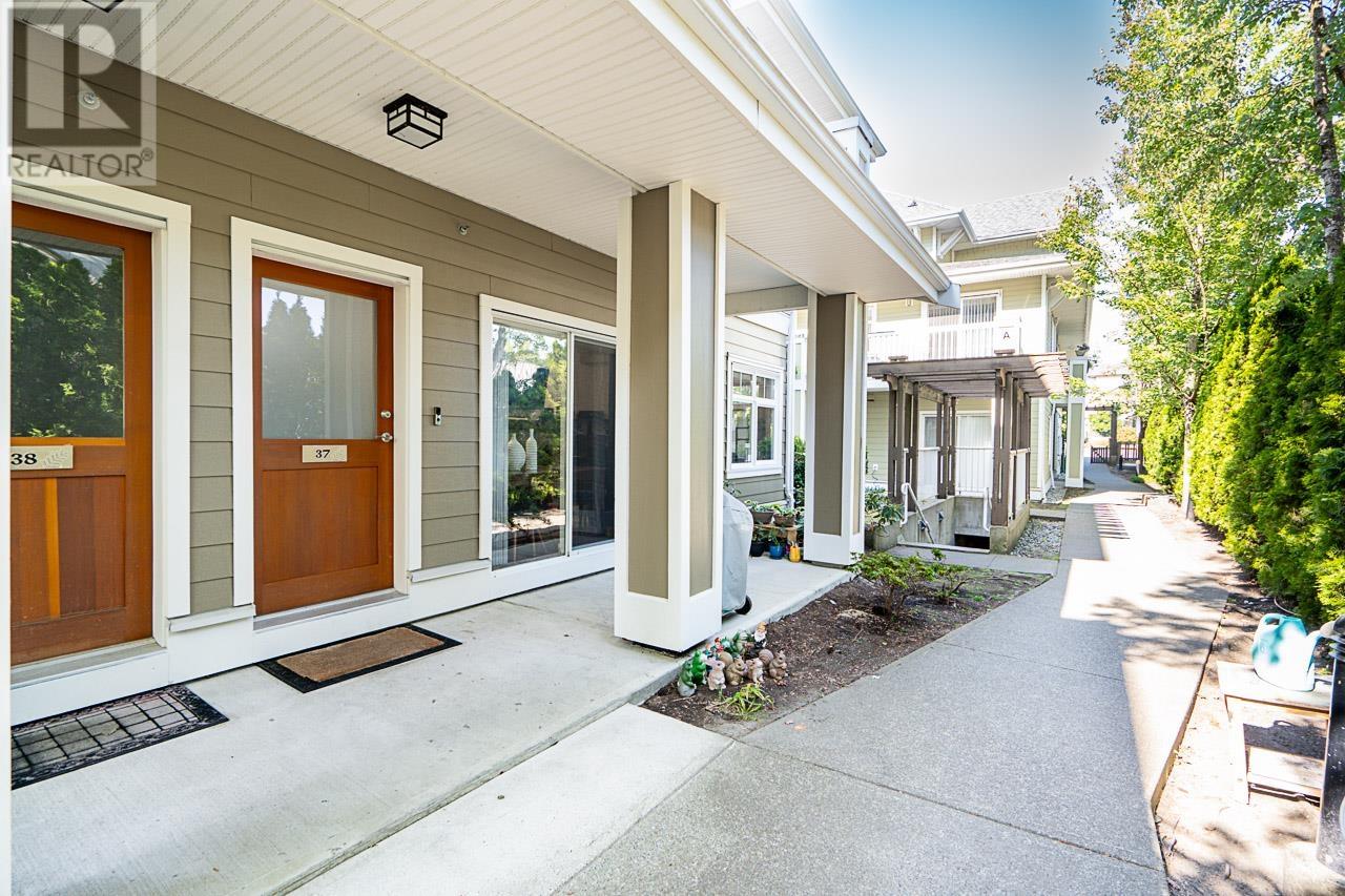 Photo 1 of 37 7388 Macpherson Avenue, Burnaby BC