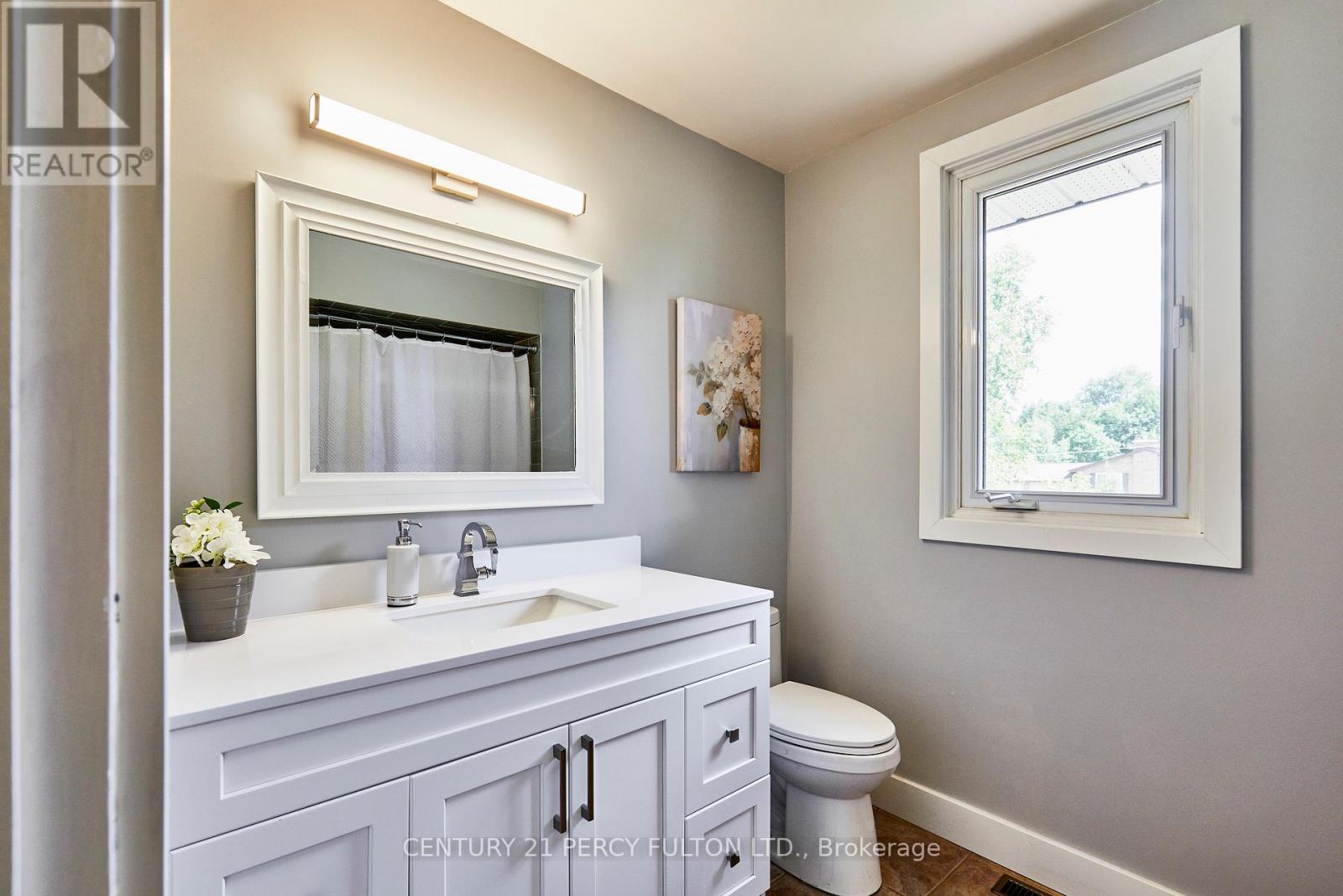 Photo 37 of 613 Alma Street, Scugog ON