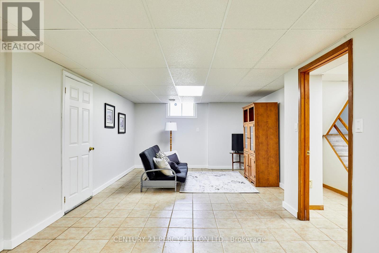 Photo 8 of 613 Alma Street, Scugog ON
