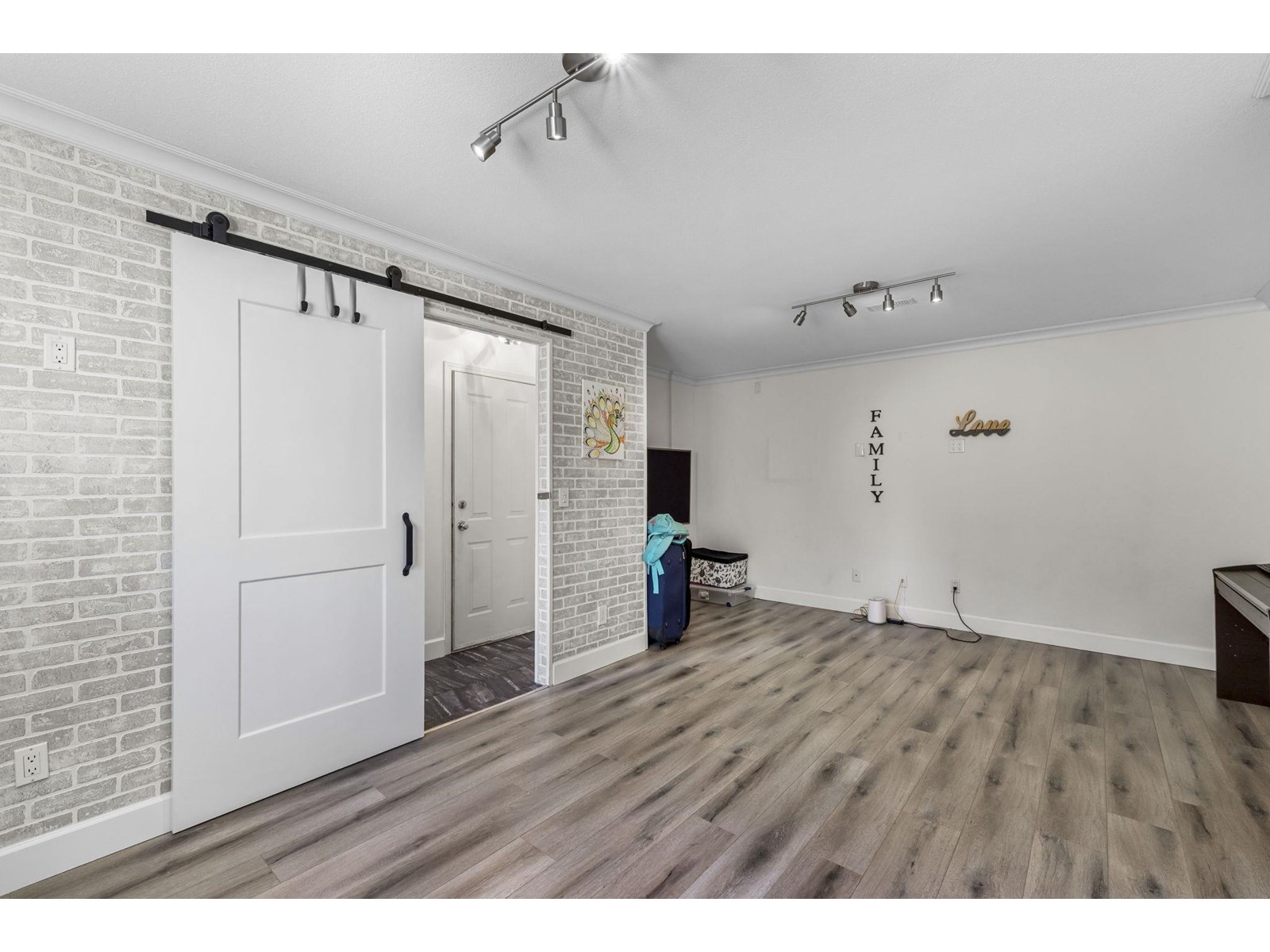 Photo 24 of 36 15030 58 Avenue, Surrey BC