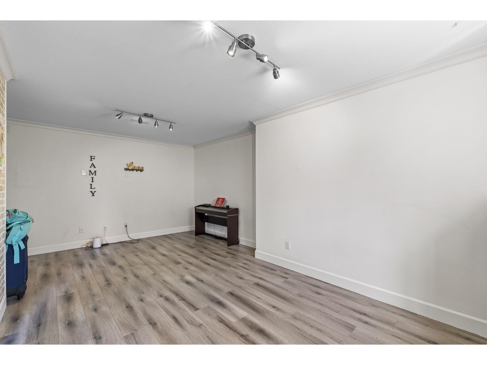 Photo 33 of 36 15030 58 Avenue, Surrey BC