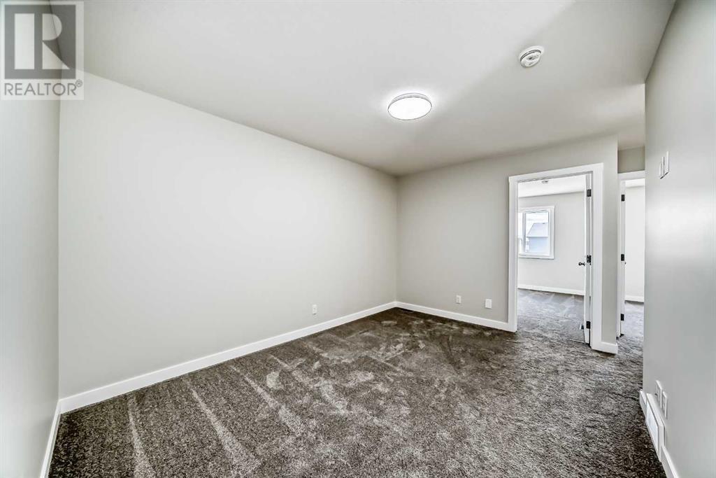 Photo 22 of 18 Corner Glen Grove Ne, Calgary AB