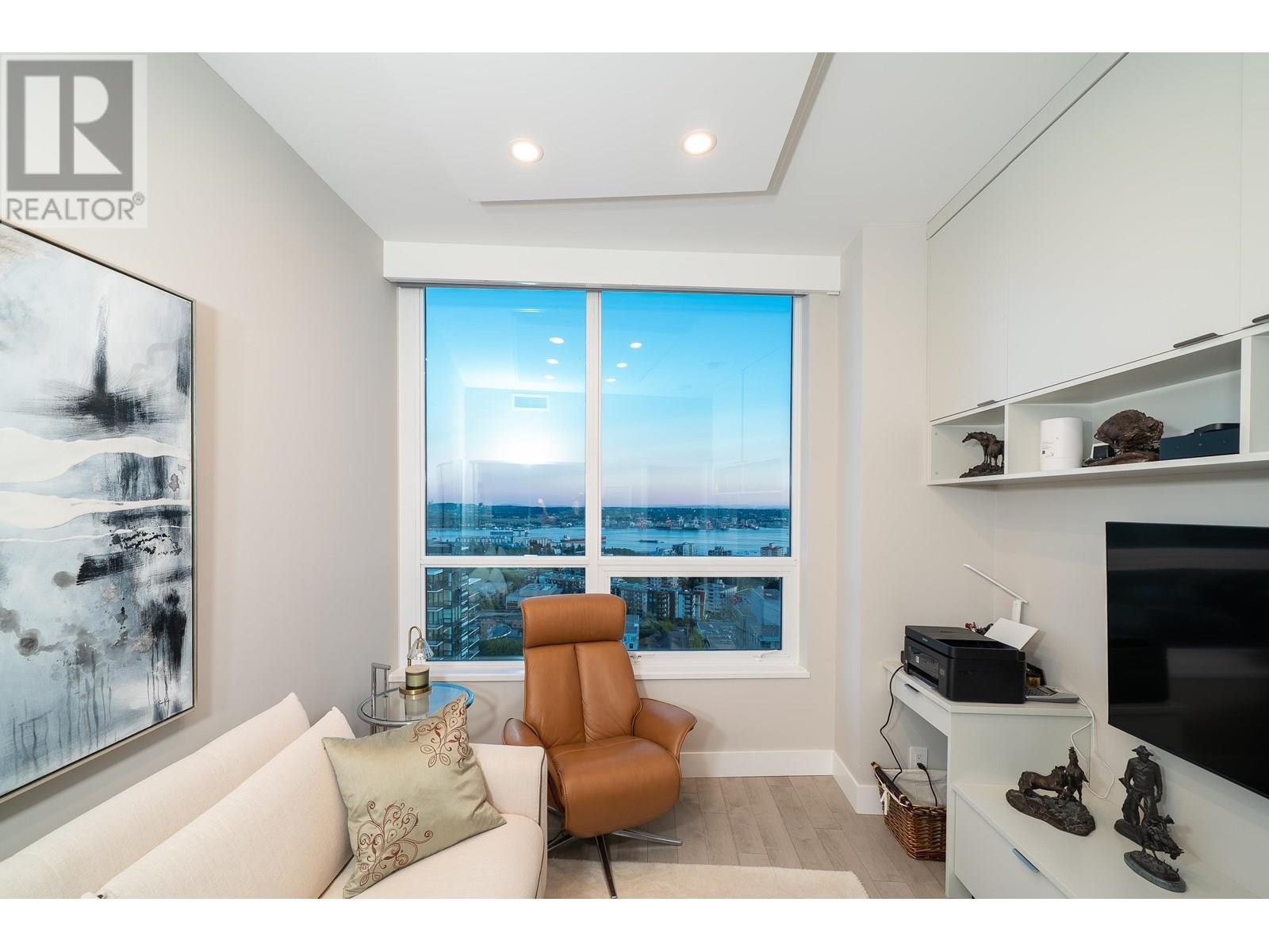 2302 125 E 14TH STREET, North Vancouver