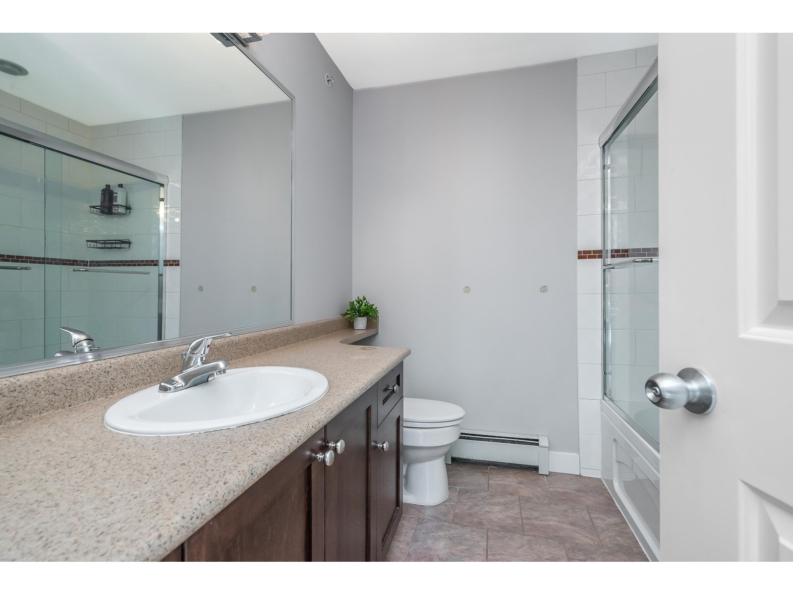 Photo 17 of 30 19977 71 Avenue, Langley BC