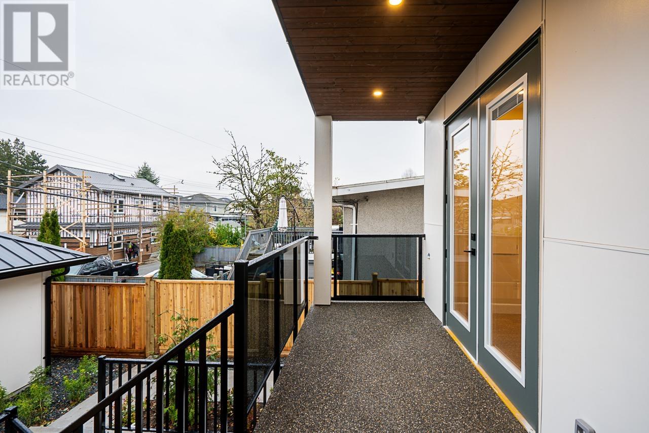 Photo 10 of 2331 E 49th Avenue, Vancouver BC