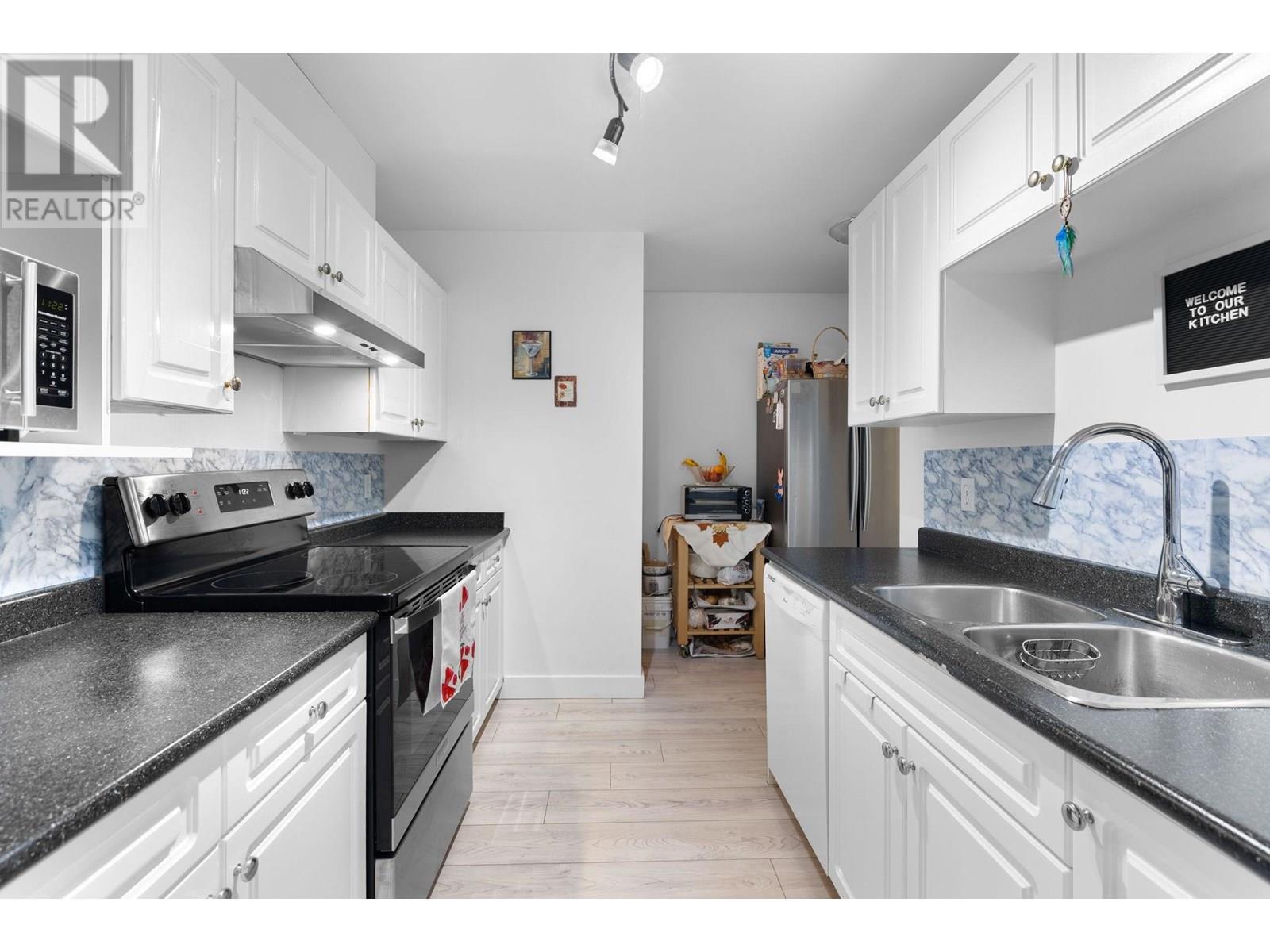 Photo 10 of 7 7901 13 Th Avenue, Burnaby BC