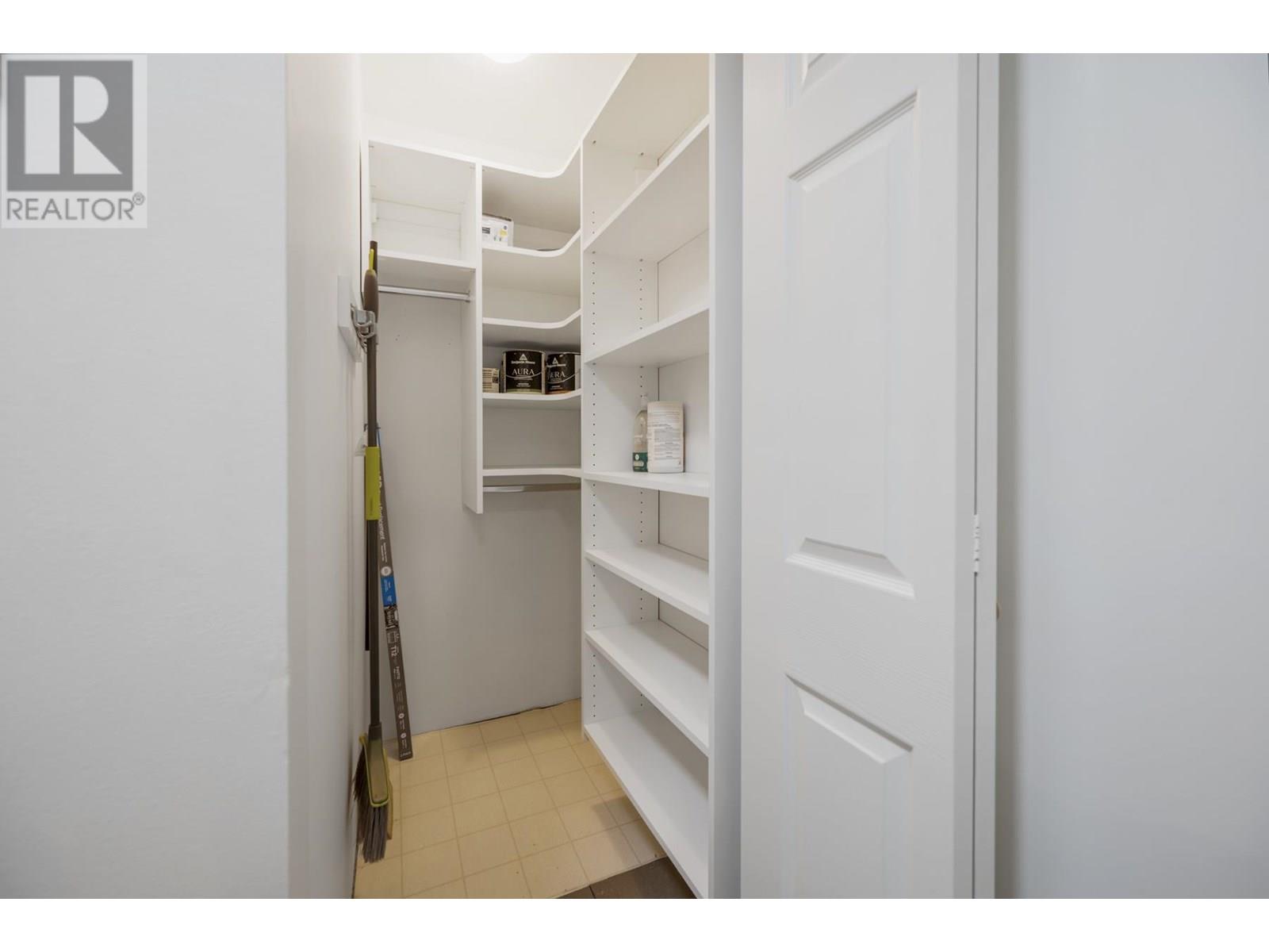 Photo 13 of 302 1066 E 8th Avenue, Vancouver BC
