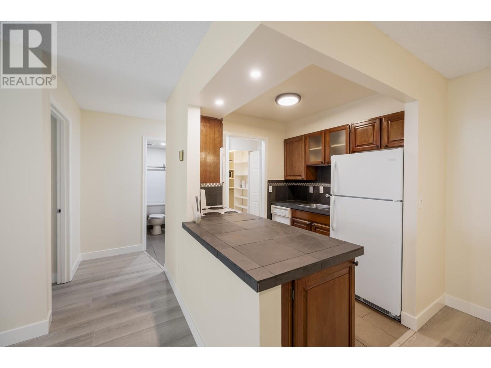Photo 30 of 302 1066 E 8th Avenue, Vancouver BC