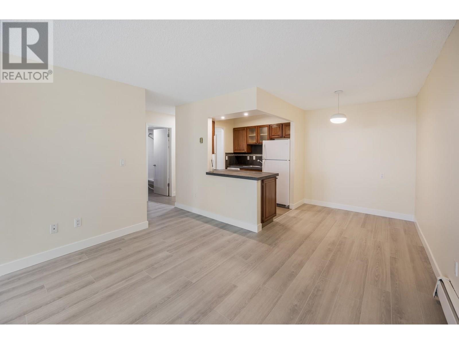 Photo 6 of 302 1066 E 8th Avenue, Vancouver BC